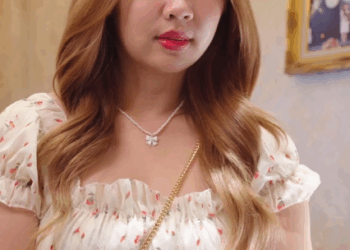 T2210104 สาวอกห กน งร องไห ในห องน ำชาย เธอบ งเอ ญเจอร กแท part 2