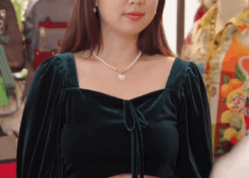 T2611023 ไฮโซโดนด กเพราะเธอป นจ กรยานมาซ อเส อผ เธอก เลยซ อเหมาท งร านป ดร านไปเลย part 2